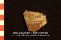 Versierd aardewerk (fragment) (Collectie Wereldmuseum, RV-2049-876)