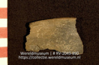 Aardewerk (fragment) (Collectie Wereldmuseum, RV-2049-890)