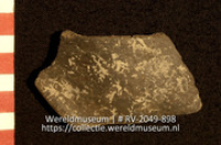 Aardewerk (fragment) (Collectie Wereldmuseum, RV-2049-898)