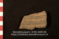 Versierd aardewerk (fragment) (Collectie Wereldmuseum, RV-2049-90)