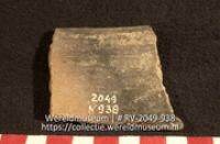 Aardewerk (fragment) (Collectie Wereldmuseum, RV-2049-938)