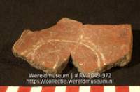 Versierd aardewerk (fragment) (Collectie Wereldmuseum, RV-2049-972)