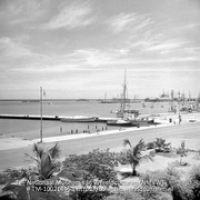 De haven van Oranjestad, Aruba (Collectie Wereldculturen, TM-10021446)