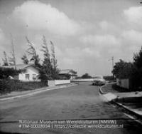 Aruba. Middenstandswoningen te Simeon Antonio (Collectie Wereldculturen, TM-10028934)