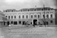 Curacao. Het paleis van de Gouverneur te Willemstad; Het paleis van de gouverneur in Willemstad; The gouvernemental palace in Willemstad (Collectie Wereldmuseum, TM-10028979)
