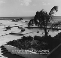 Het zwembad van Hotel Bonaire; Zwembad Hotel Bonaire (Collectie Wereldmuseum, TM-20003806), Lawson, Boy