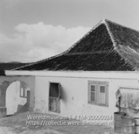 Landhuis San Juan. Achterplat met dorsvloer (Collectie Wereldmuseum, TM-20006034), Lawson, Boy