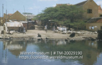 Oude huizen aan het Rifwater, Otrabanda; Oude huizen aan het Rifwater, Willemstad. (Collectie Wereldmuseum, TM-20029190)