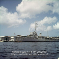 Marineschip in het Schottegat; Van Amstel, Marine fregat, in Schottegat. (Collectie Wereldmuseum, TM-20029894), Lawson, Boy