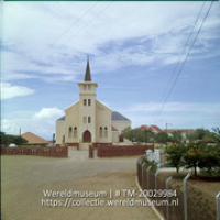 Kerk van Montagne; Kerk te St.Michiel. (Collectie Wereldmuseum, TM-20029984), Lawson, Boy