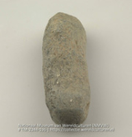 Cilindervormig stenen voorwerp (Collectie Wereldculturen, TM-2344-196)