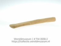 Houten spatel gebruikt bij de bereiding van een maismeelgerecht; Palu funchi (Collectie Wereldmuseum, TM-3008-2)