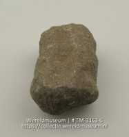 Klopsteen (Collectie Wereldmuseum, TM-3163-6)