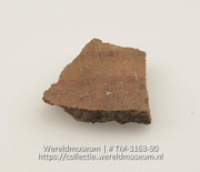 Aardewerken fragment met resten van beschildering (Collectie Wereldmuseum, TM-3163-90)