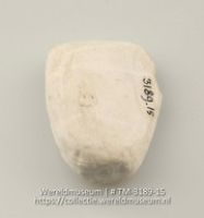 Bijlkling van schelp (Collectie Wereldmuseum, TM-3189-15)