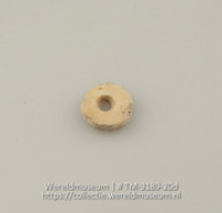 Knoop of kraal van schelp (Collectie Wereldmuseum, TM-3189-20d)