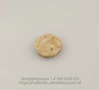 Schijfje van schelp (Collectie Wereldmuseum, TM-3189-22r)