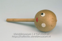 Rammelaar van kalebas; Maraca (Collectie Wereldmuseum, TM-3325-25)