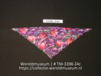Katoenen halsdoek als onderdeel van een vrouwenkostuum (Collectie Wereldmuseum, TM-3398-24c)