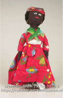 Katoenen pop in de vrouwenkleding van Curacao (Collectie Wereldmuseum, TM-3398-3)