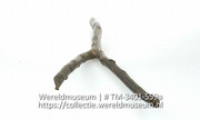 Houten gaffel met haak (Collectie Wereldmuseum, TM-3401-559a)