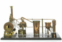 Houten model van een stokerij van de beroemde Curacao-likeur (Collectie Wereldmuseum, TM-3401-980), Hollander, Dirk