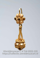 Gouden oorhanger met fijne versiering (Collectie Wereldmuseum, TM-3602-100)