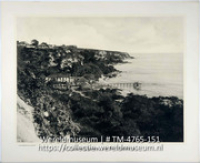 Landingsplaats op St. Eustatius (nr.152); Kustgezicht op St. Eustatius (Collectie Wereldmuseum, TM-4765-151)