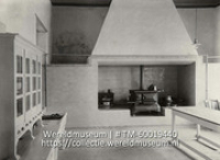 La cuisine.; De keuken in het paleis van de gouverneur (Collectie Wereldmuseum, TM-60019440), Soublette et Fils; Robert Soublette