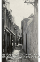 La 'Moordenaarsstraat'.; Gezicht op de Moordenaarsstraat (Collectie Wereldmuseum, TM-60019445), Soublette et Fils; Robert Soublette