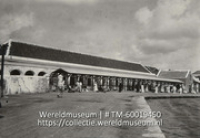 Le marche.; Gezicht op een overdekte markt (Collectie Wereldmuseum, TM-60019450), Soublette et Fils; Robert Soublette
