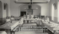 Une salle a manger; Eetzaal in kostschool Welgelegen (Collectie Wereldmuseum, TM-60019484), Soublette et Fils; Robert Soublette