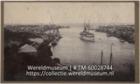Nederlands oorlogsschip in de Baai van Sint Anna (Collectie Wereldmuseum, TM-60028744), Soublette et Fils; Robert Soublette