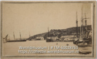 Zeilschepen in de haven (Collectie Wereldmuseum, TM-60028763)