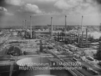 Olieraffinaderij van Shell; General views in the refinery (with plan). Your telex 20 - 4.5. '6Shell oil refinery (Collectie Wereldmuseum, TM-60032001), Koninklijke Shell Groep