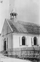 36. R.K. kerkje; De rooms-katholieke kerk in de Voorstraat; The roman catholic church in Front Street (Collectie Wereldmuseum, TM-60037088)