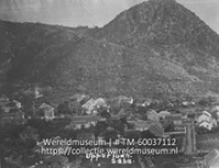 Upper Town. Saba.; Gezicht op The Bottom; View over The Bottom (Collectie Wereldmuseum, TM-60037112)