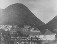 Part of Town - Saba; Gezicht op The Bottom; View over The Bottom (Collectie Wereldmuseum, TM-60037113)