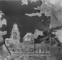 Luchtfoto van olieraffinaderij; run 2 - 48 (Collectie Wereldmuseum, TM-60047620)