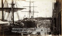 Kade aan de Willemstad; Schepen langs de kade in de haven; Harbour view with ships along the quay (Collectie Wereldmuseum, TM-60054115), Soublette et Fils; Robert Soublette
