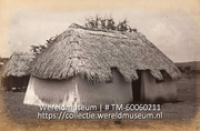 Kunukuhuizen; Kunuku houses (Collectie Wereldmuseum, TM-60060211), Soublette et Fils; Robert Soublette