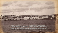 Gezicht over de Sint Annabaai richting Otrabanda; Saint Anna Bay view towards Willemstad's Otrabanda area (Collectie Wereldmuseum, TM-60060214), Soublette et Fils; Robert Soublette