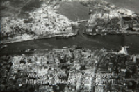 Havengezicht van Willemstad; St. Annabaai met brug en Waaigat. 47-31 aug.; Luchtfoto van Willemstad; Air photo of Willemstad (Collectie Wereldmuseum, TM-60060932)