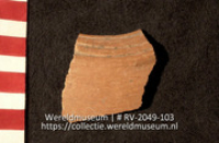 Versierd aardewerk (fragment) (Collectie Wereldmuseum, RV-2049-103)