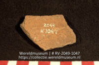 Aardewerk (fragment) (Collectie Wereldmuseum, RV-2049-1047)