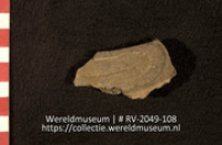 Versierd aardewerk (fragment) (Collectie Wereldmuseum, RV-2049-108)