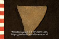 Aardewerk (fragment) (Collectie Wereldmuseum, RV-2049-1085)
