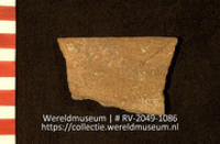 Aardewerk (fragment) (Collectie Wereldmuseum, RV-2049-1086)