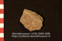 Aardewerk (fragment) (Collectie Wereldmuseum, RV-2049-1098)
