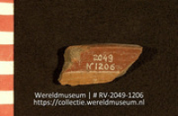Versierd aardewerk (fragment) (Collectie Wereldmuseum, RV-2049-1206)
